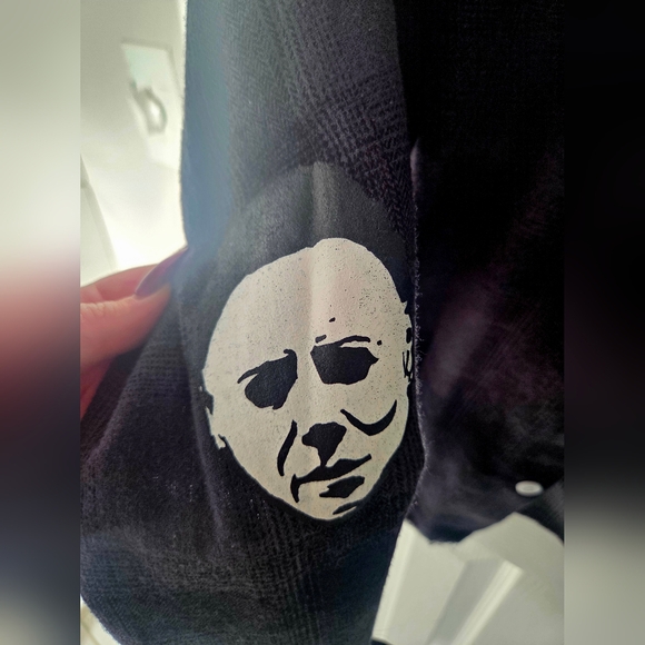 Spirit Halloween Welcome to Haddonfield Michael Myers Horror Plaid Shirt Medium - Picture 6 of 9